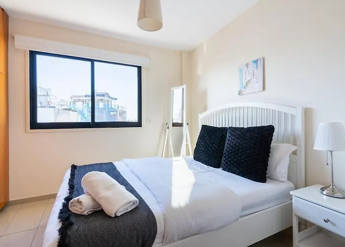 Glade - 1 Bedroom W Balcony In ラルナカ