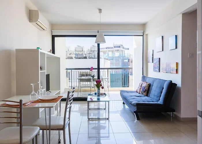 Glade - 1 Bedroom W Balcony In ラルナカ