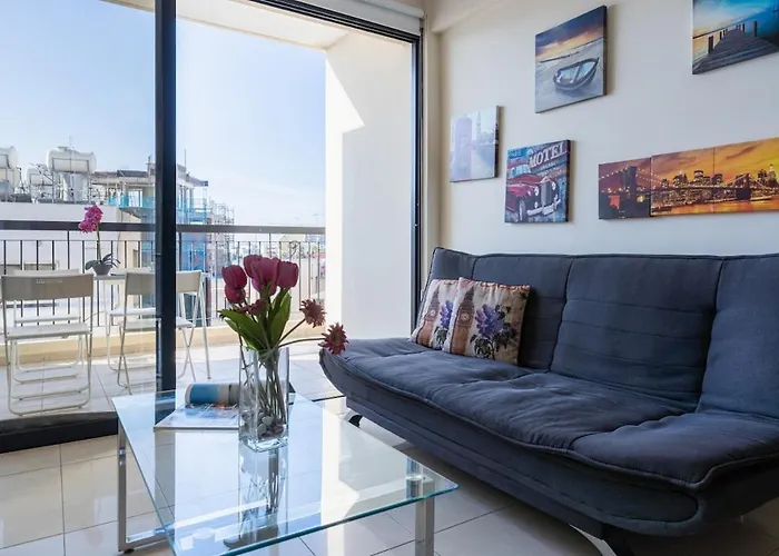 Glade - 1 Bedroom W Balcony In * ラルナカ