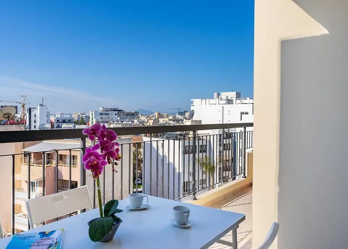 アパート Glade - 1 Bedroom W Balcony In ラルナカ