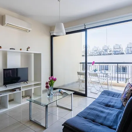 Glade - 1 Bedroom W Balcony In * Larnaca